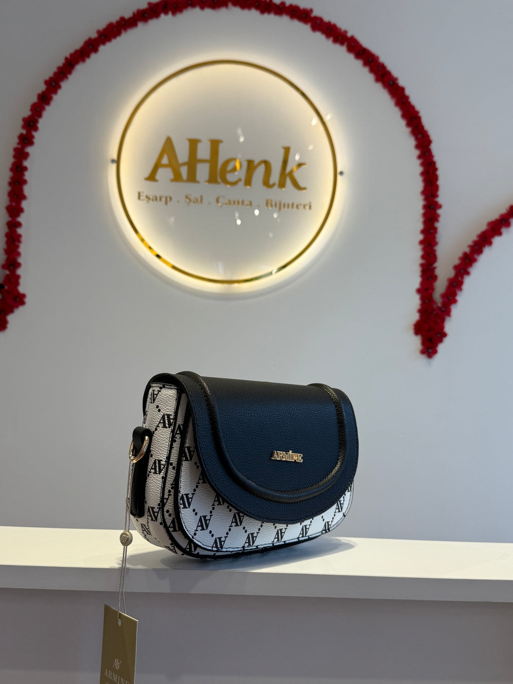 Armine 385 Beyaz Noktalı Çanta
