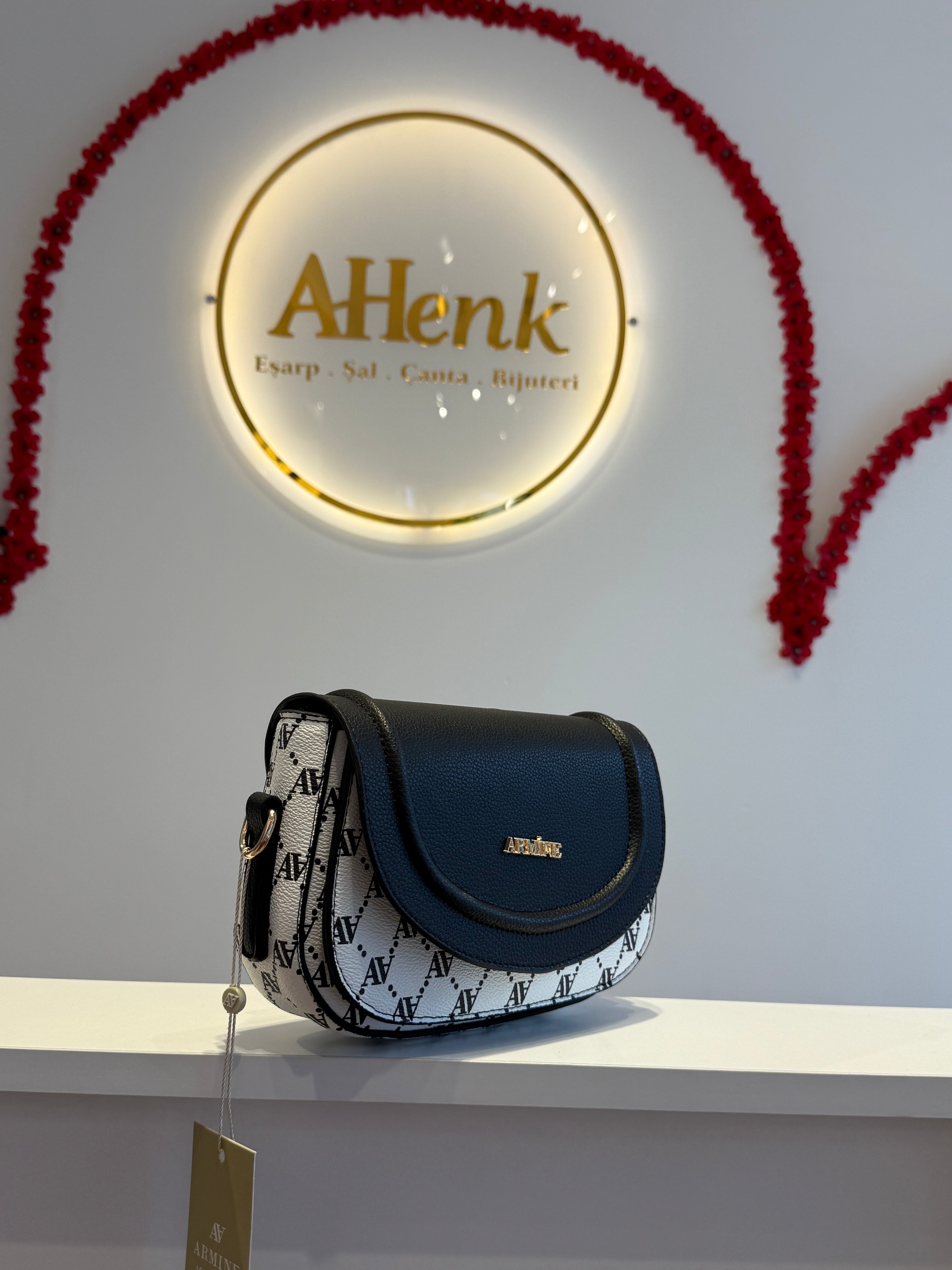 Armine 385 Beyaz Noktalı Çanta
