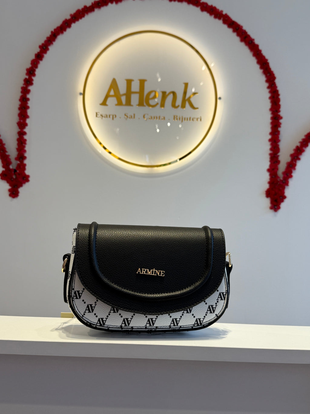 Armine 385 Beyaz Noktalı Çanta